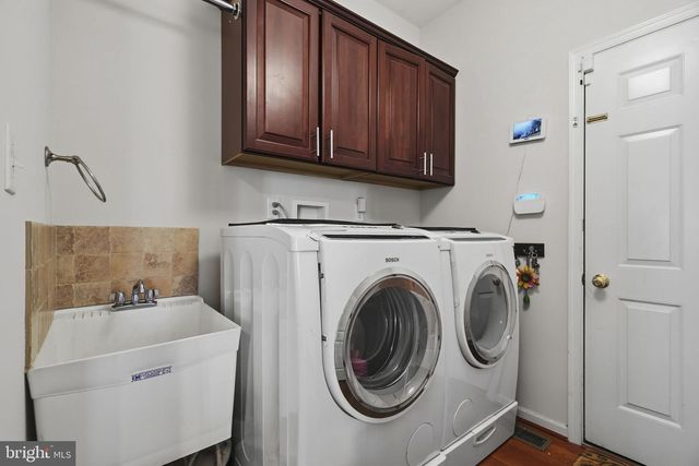 24 DEVONSHIRE DR, West Windsor, NJ 08540