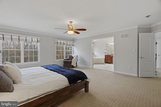 24 DEVONSHIRE DR, West Windsor, NJ 08540
