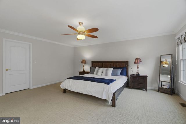 24 DEVONSHIRE DR, West Windsor, NJ 08540