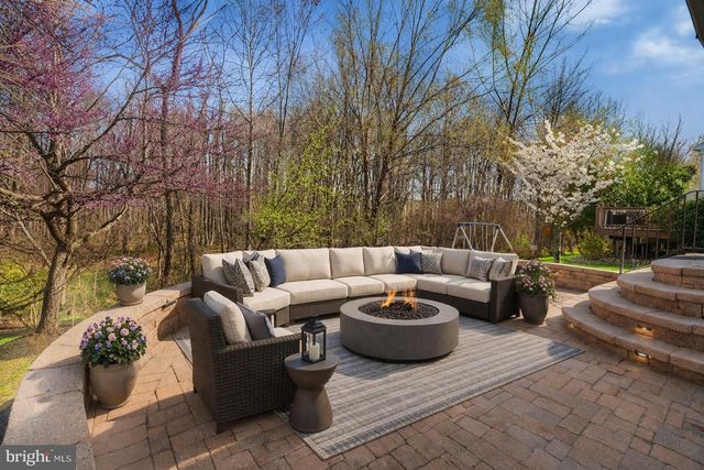 24 DEVONSHIRE DR, West Windsor, NJ 08540
