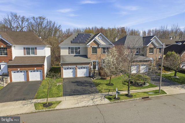 24 DEVONSHIRE DR, West Windsor, NJ 08540