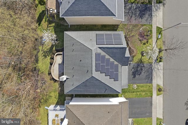 24 DEVONSHIRE DR, West Windsor, NJ 08540