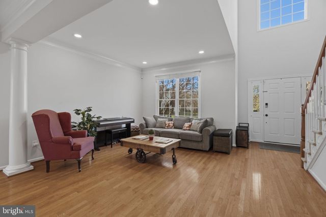 24 DEVONSHIRE DR, West Windsor, NJ 08540