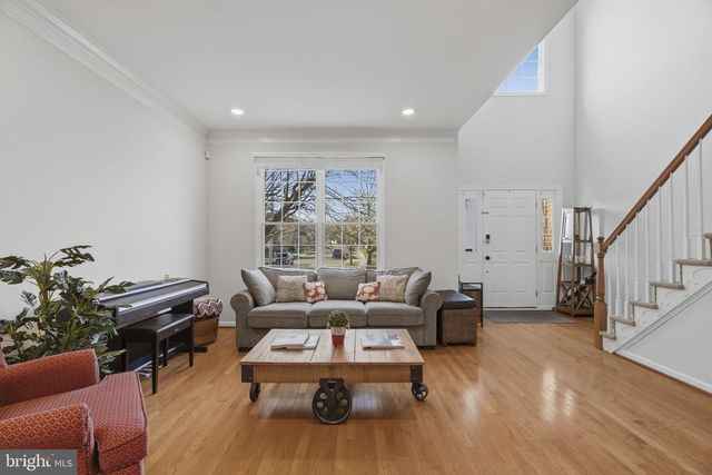 24 DEVONSHIRE DR, West Windsor, NJ 08540