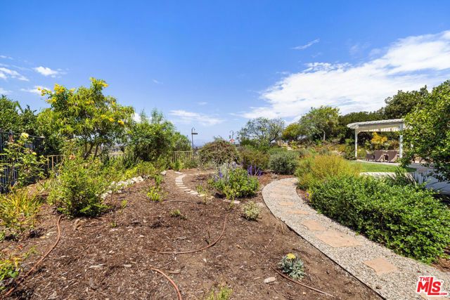 1098 Antelope Place, Newbury Park (thousand Oaks), CA 91320