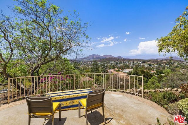 1098 Antelope Place, Newbury Park (thousand Oaks), CA 91320