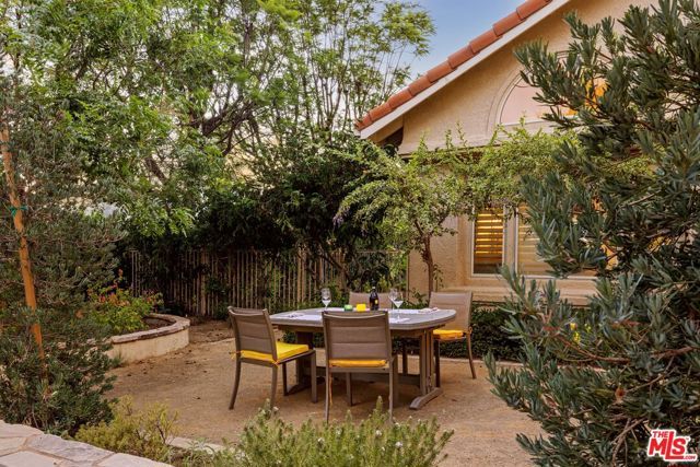 1098 Antelope Place, Newbury Park (thousand Oaks), CA 91320