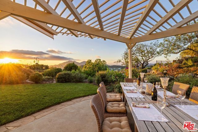 1098 Antelope Place, Newbury Park (thousand Oaks), CA 91320