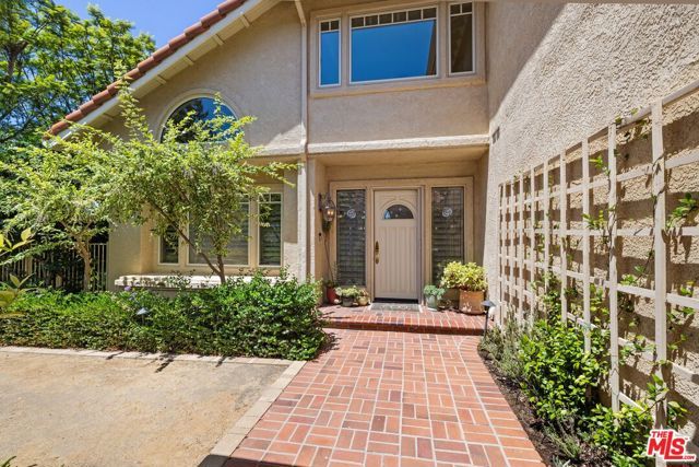 1098 Antelope Place, Newbury Park (thousand Oaks), CA 91320