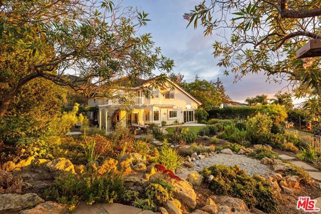 1098 Antelope Place, Newbury Park (thousand Oaks), CA 91320