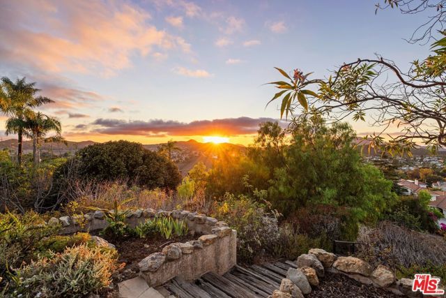 1098 Antelope Place, Newbury Park (thousand Oaks), CA 91320