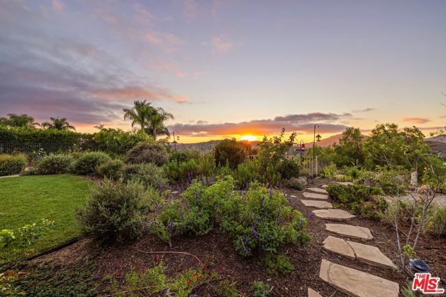 1098 Antelope Place, Newbury Park (thousand Oaks), CA 91320