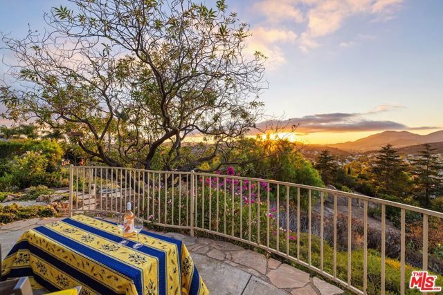 1098 Antelope Place, Newbury Park (thousand Oaks), CA 91320