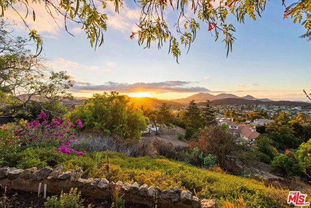 1098 Antelope Place, Newbury Park (thousand Oaks), CA 91320