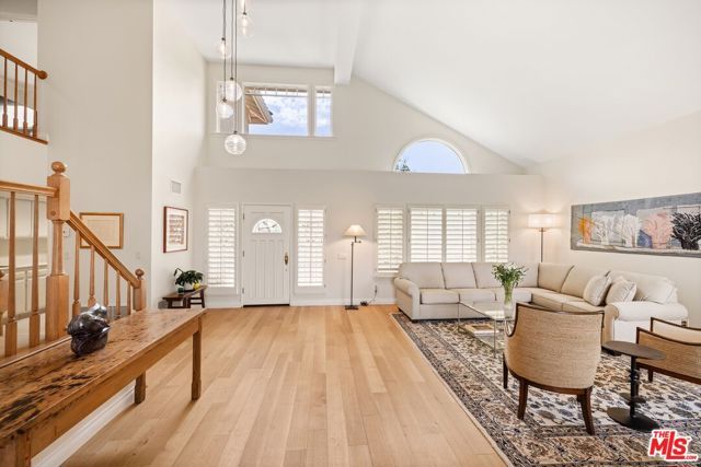 1098 Antelope Place, Newbury Park (thousand Oaks), CA 91320