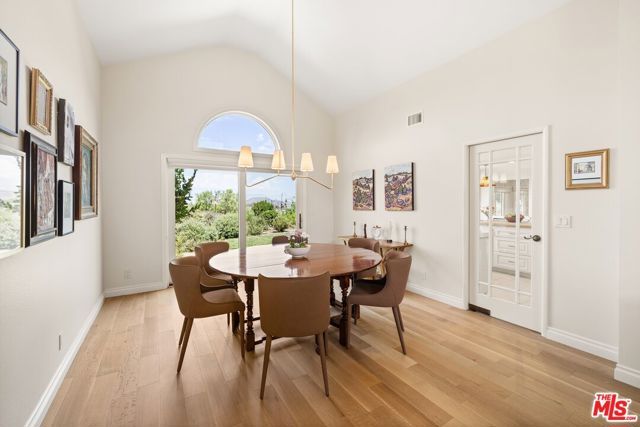 1098 Antelope Place, Newbury Park (thousand Oaks), CA 91320