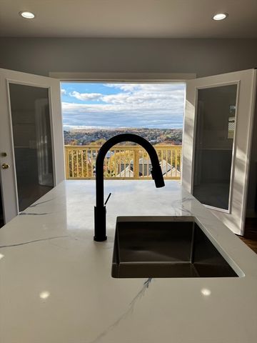 41 Westminster St, Worcester, MA 01605