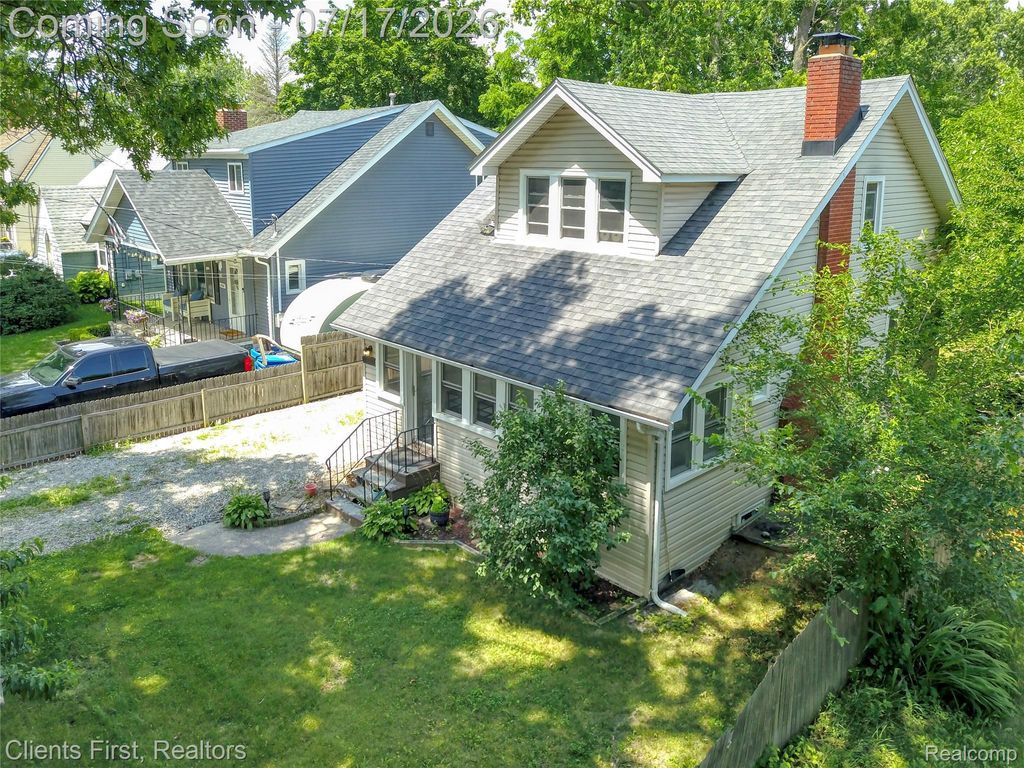 4258 Seeden Street, Waterford Charter Township, MI 48329