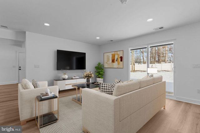 139 IVY HILL RD, Levittown, PA 19057