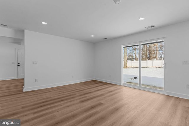 139 IVY HILL RD, Levittown, PA 19057