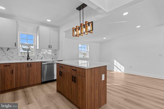 139 IVY HILL RD, Levittown, PA 19057