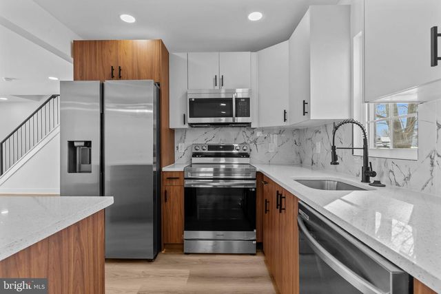 139 IVY HILL RD, Levittown, PA 19057