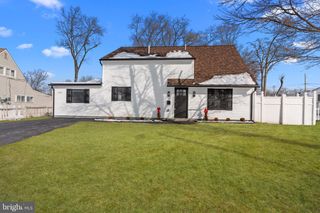 139 IVY HILL RD, Levittown, PA 19057