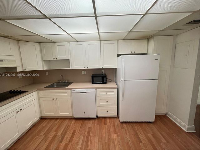 19390 Collins Ave 122, Sunny Isles Beach, FL 33160