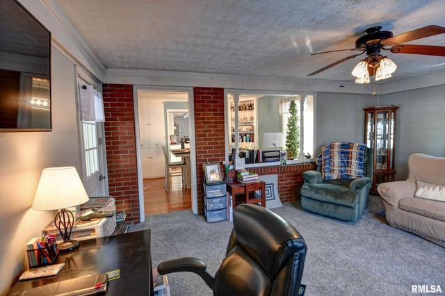 1101 W Main Cross Street, Taylorville, IL 62568