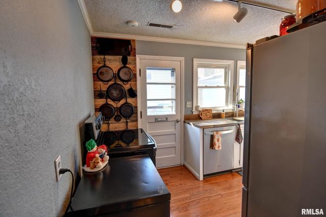 1101 W Main Cross Street, Taylorville, IL 62568