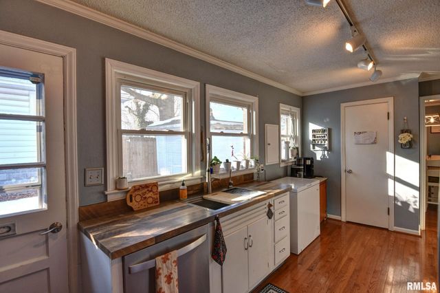 1101 W Main Cross Street, Taylorville, IL 62568