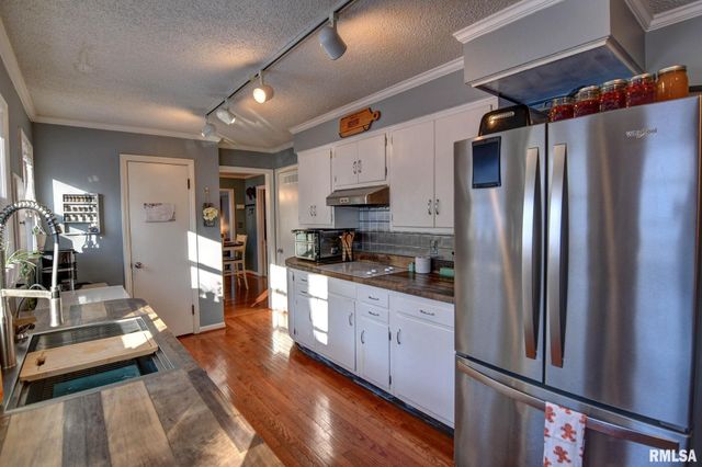 1101 W Main Cross Street, Taylorville, IL 62568