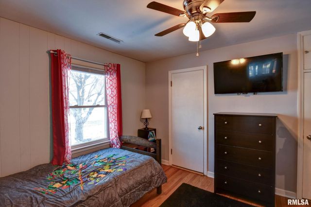 1101 W Main Cross Street, Taylorville, IL 62568