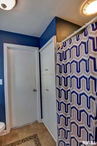 1101 W Main Cross Street, Taylorville, IL 62568