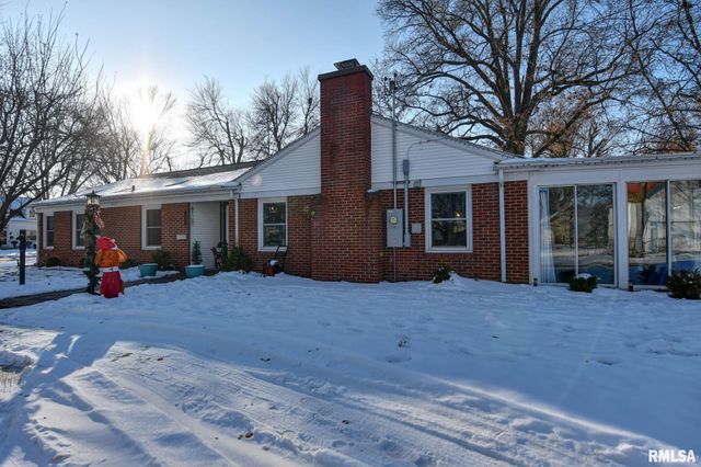 1101 W Main Cross Street, Taylorville, IL 62568