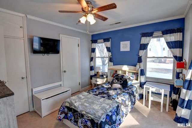 1101 W Main Cross Street, Taylorville, IL 62568