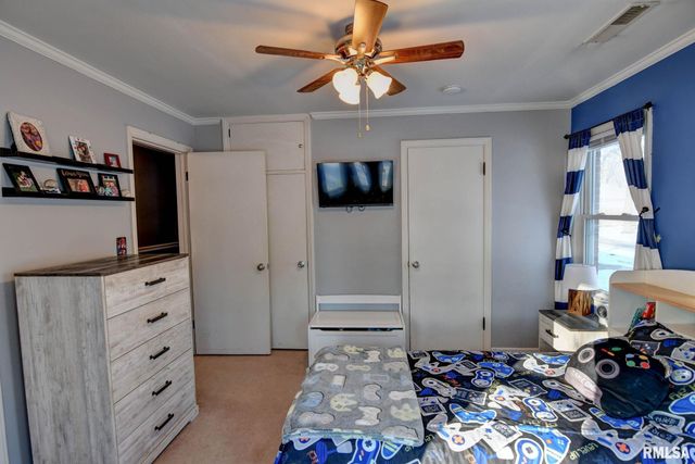 1101 W Main Cross Street, Taylorville, IL 62568