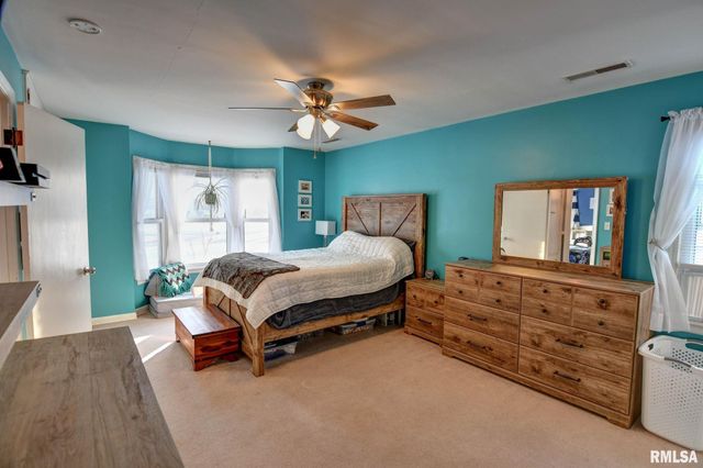 1101 W Main Cross Street, Taylorville, IL 62568