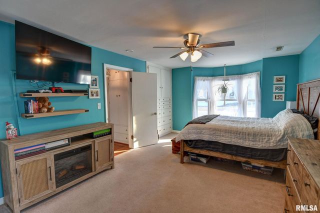 1101 W Main Cross Street, Taylorville, IL 62568