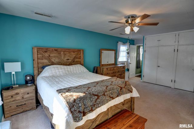 1101 W Main Cross Street, Taylorville, IL 62568