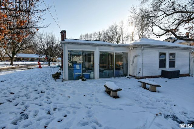 1101 W Main Cross Street, Taylorville, IL 62568