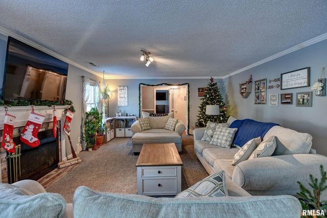 1101 W Main Cross Street, Taylorville, IL 62568