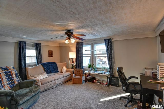 1101 W Main Cross Street, Taylorville, IL 62568