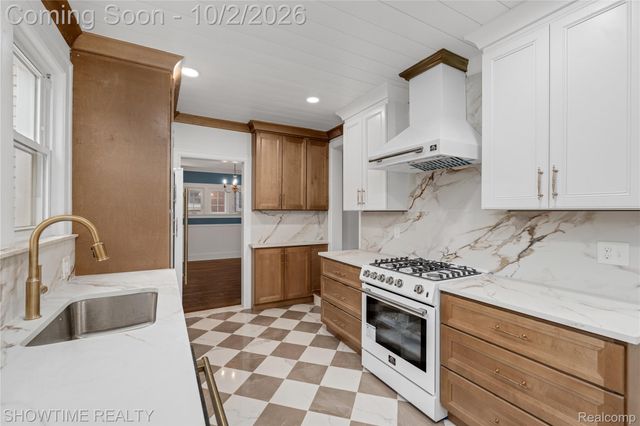 2437 Longfellow Street, Detroit, MI 48206