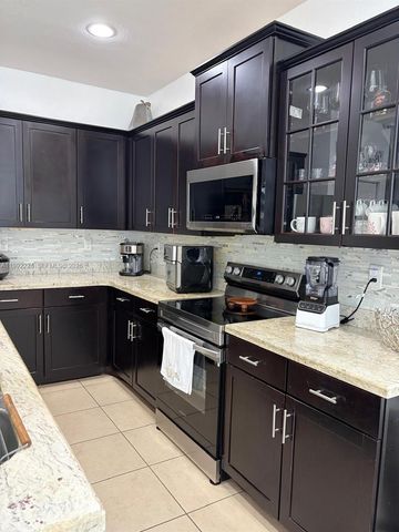 24982 SW 118th Ct, Homestead, FL 33032