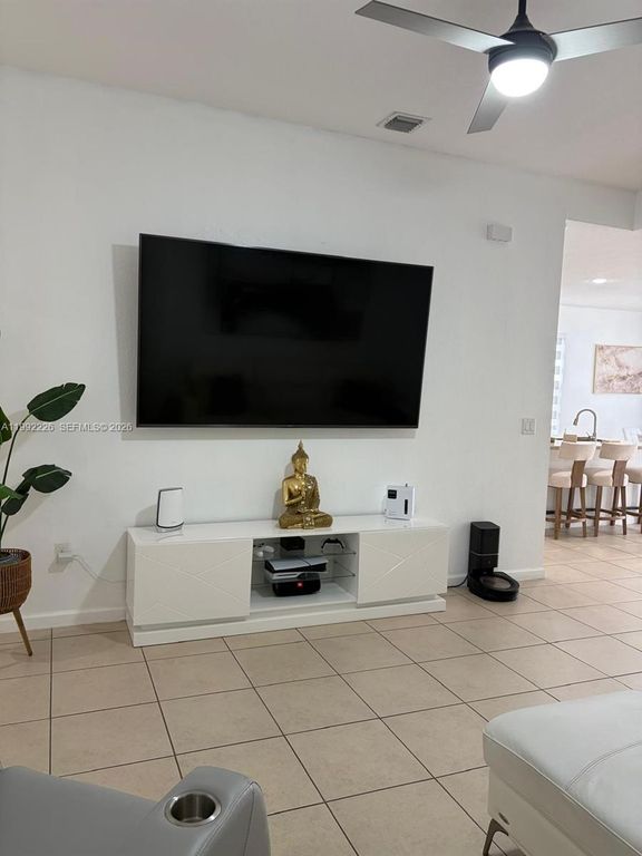 Image 13 of property listing at 24982 SW 118th Ct, Homestead, FL 33032