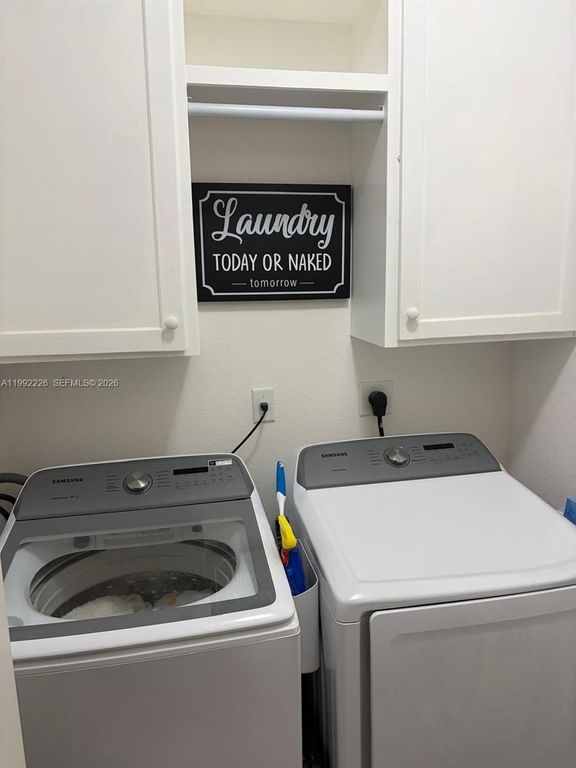 Image 21 of property listing at 24982 SW 118th Ct, Homestead, FL 33032