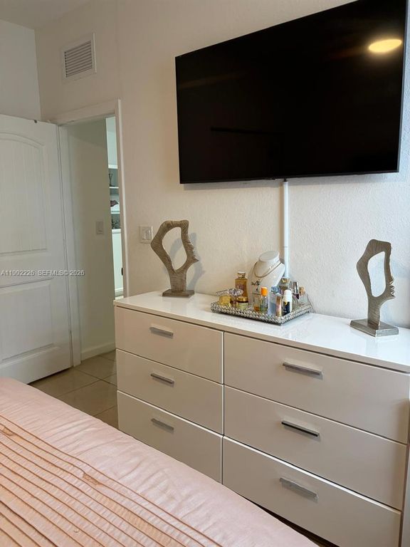 Image 35 of property listing at 24982 SW 118th Ct, Homestead, FL 33032