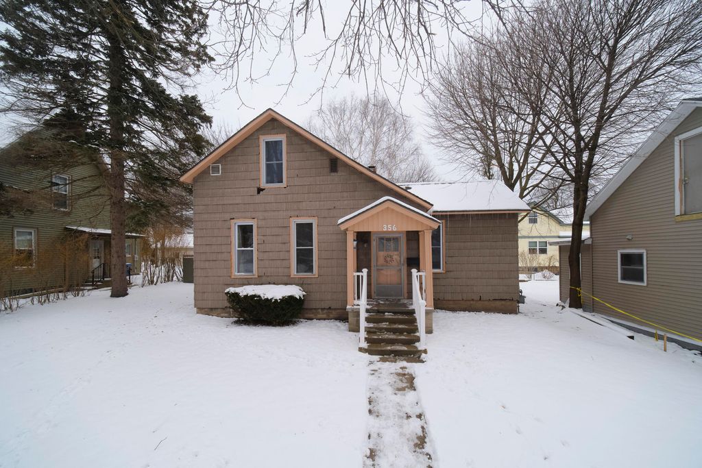 356 3rd Street, City Of Manistee, MI 49660
