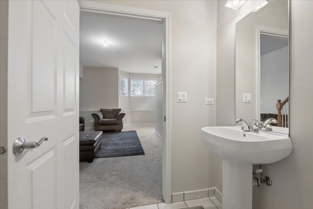 12 Park Avenue, River Forest, IL 60305